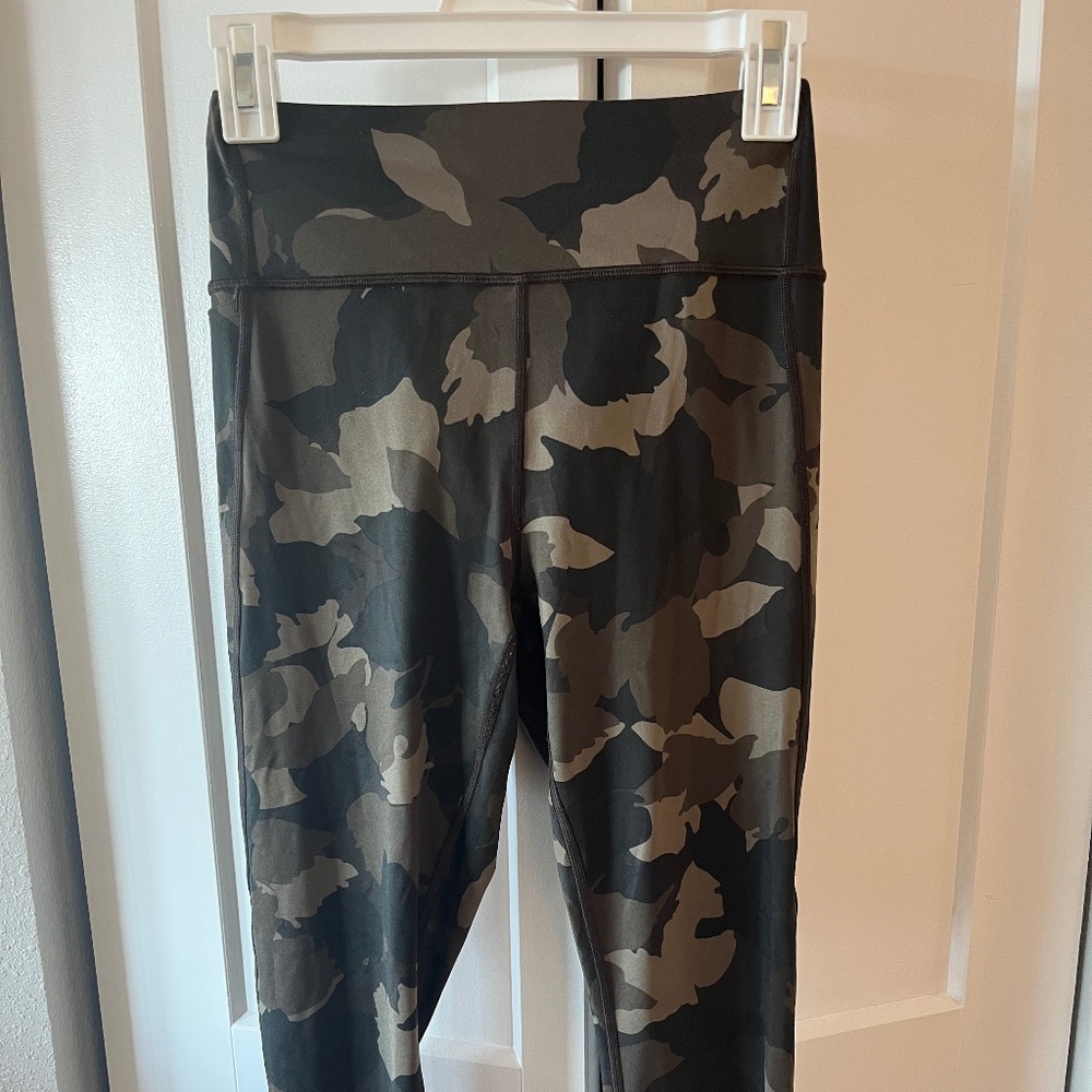 Athlete Green Camo Capri Leggings with Stash Pocket